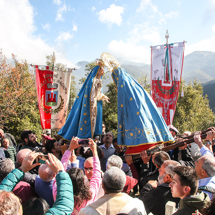 Il Bacio delle Madonne